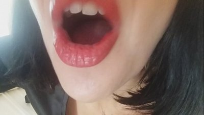 Querida, sua madrasta não vai deixar você ir à escola hoje... Eu preciso muito de você...