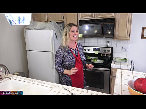❤️ A madrasta o ordenha na cozinha antes de sua data ❌ Apenas porno em porno pt-br.mouthporn.ru ️❤